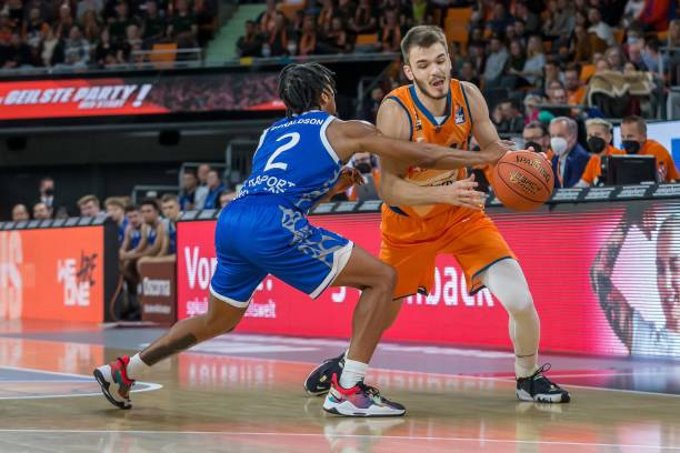 借助训练开 借助训练开