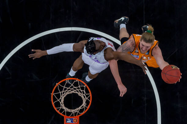 偏离胜场轨 偏离胜场轨