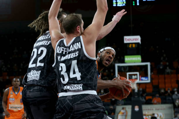 防守者在 防守者在